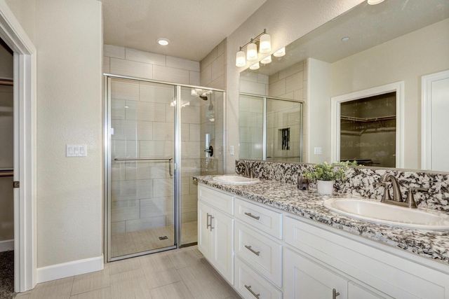 944 Norman Rd, Galt, CA 95632