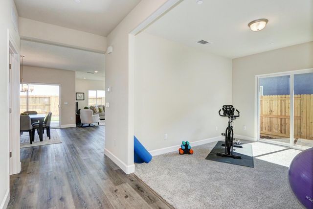 944 Norman Rd, Galt, CA 95632