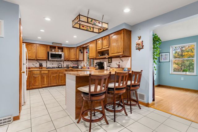 10 Evergreen Drive, Hampstead, NH 03841