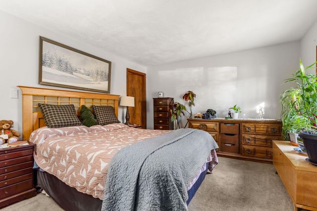 10 Evergreen Drive, Hampstead, NH 03841