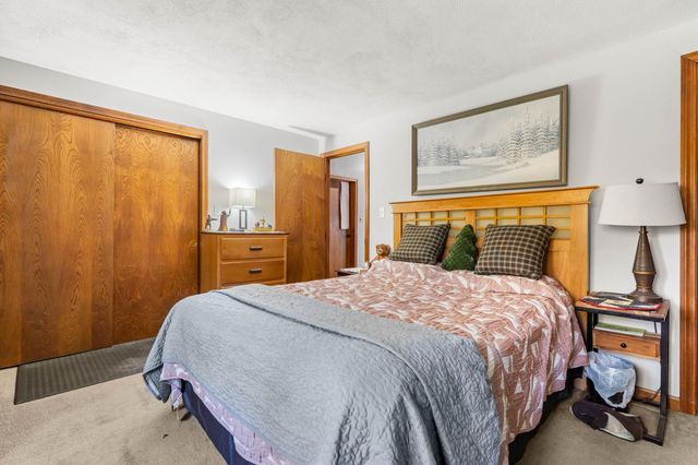 10 Evergreen Drive, Hampstead, NH 03841