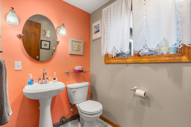10 Evergreen Drive, Hampstead, NH 03841