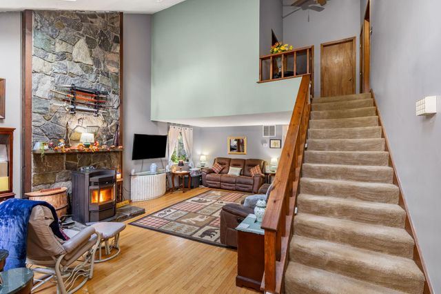 10 Evergreen Drive, Hampstead, NH 03841