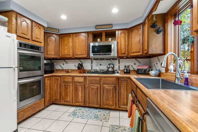 10 Evergreen Drive, Hampstead, NH 03841