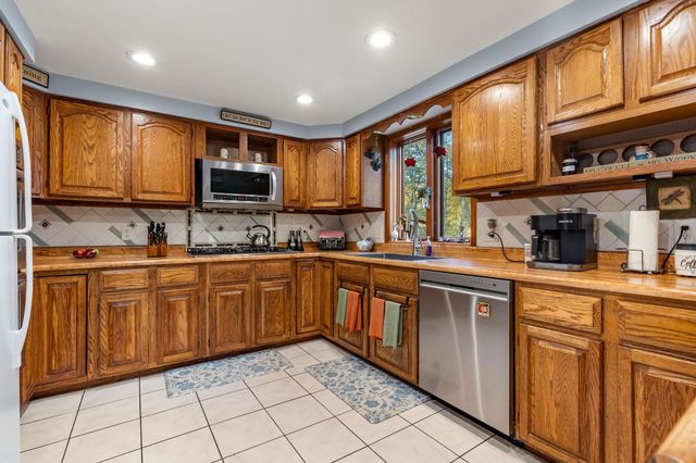 10 Evergreen Drive, Hampstead, NH 03841
