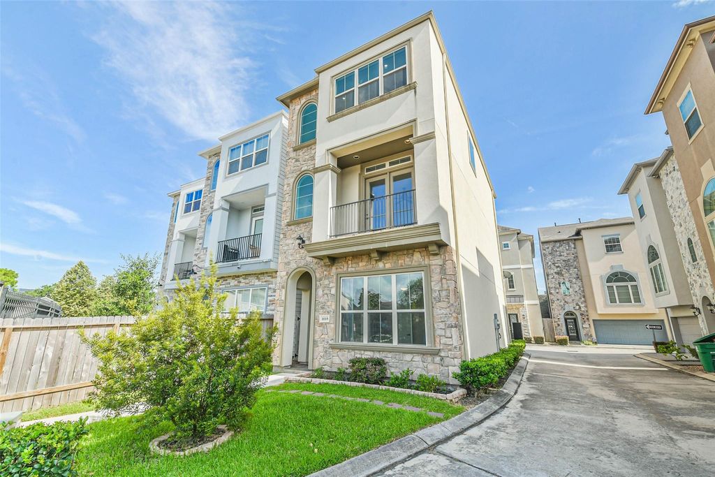 11115 Olympia Drive, Houston, TX 77042