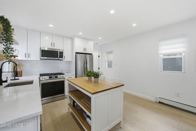 163 Seabreeze Avenue, North Middletown, NJ 07748