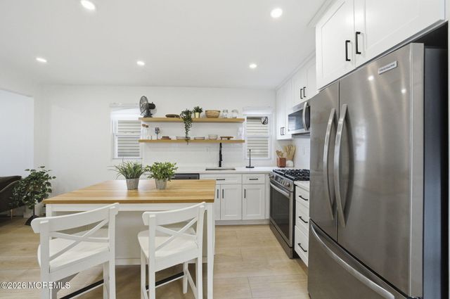 163 Seabreeze Avenue, North Middletown, NJ 07748