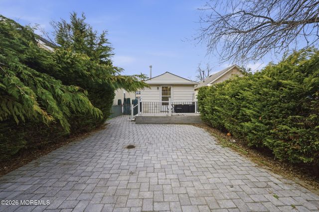 163 Seabreeze Avenue, North Middletown, NJ 07748