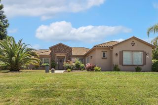 8111 Stallion Way, Sacramento, CA 95830