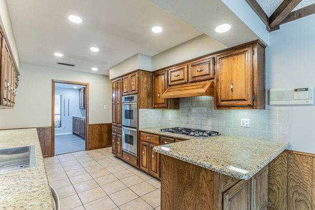 1112 Spring Lake Drive, Duncanville, TX 75137