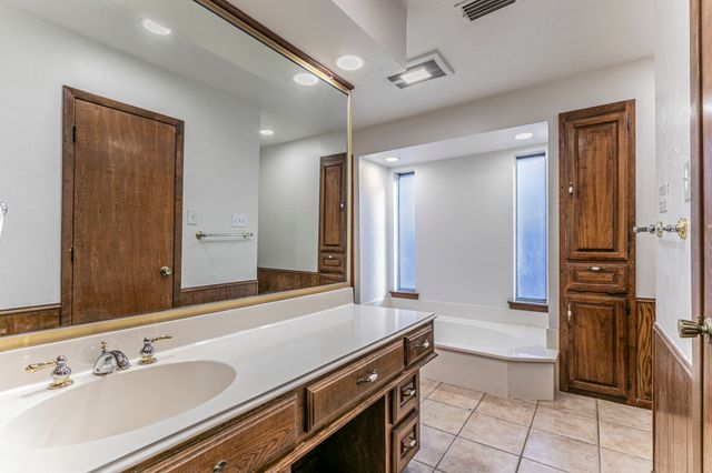 1112 Spring Lake Drive, Duncanville, TX 75137