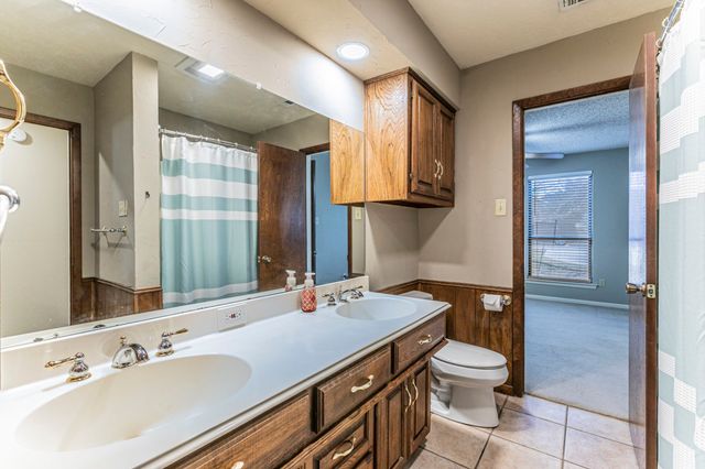 1112 Spring Lake Drive, Duncanville, TX 75137