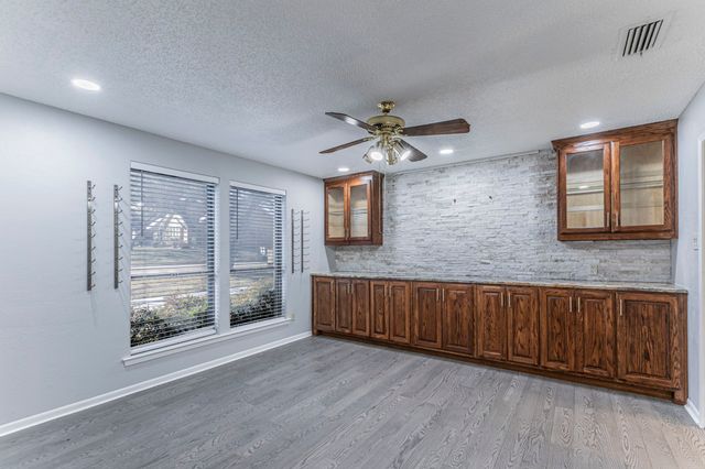 1112 Spring Lake Drive, Duncanville, TX 75137