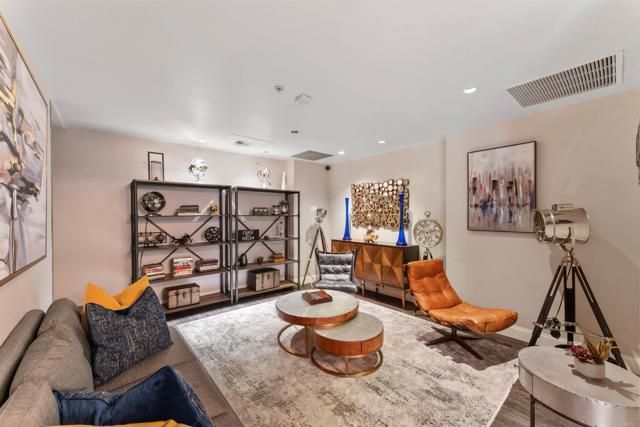 1150 J Street 116, San Diego, CA 92101