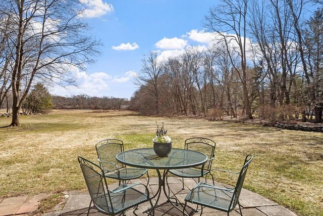 521 Barretts Mill Rd, Concord, MA 01742