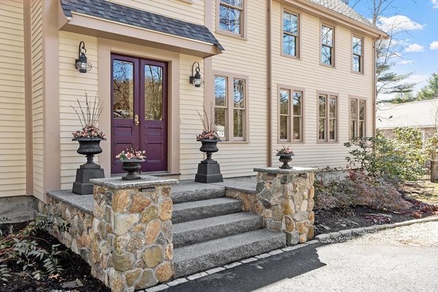 521 Barretts Mill Rd, Concord, MA 01742