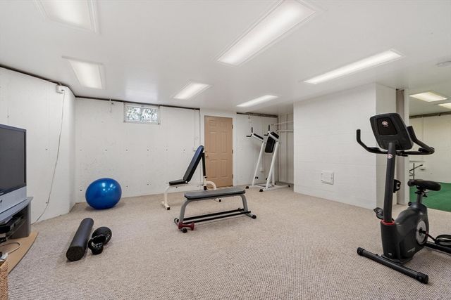 521 Barretts Mill Rd, Concord, MA 01742