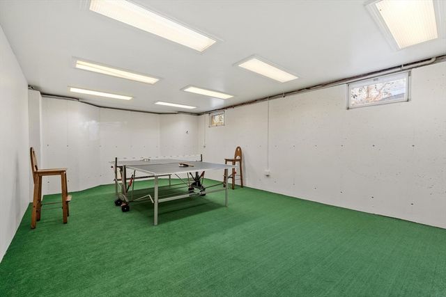 521 Barretts Mill Rd, Concord, MA 01742