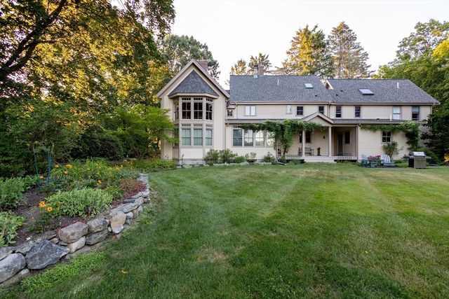 521 Barretts Mill Rd, Concord, MA 01742