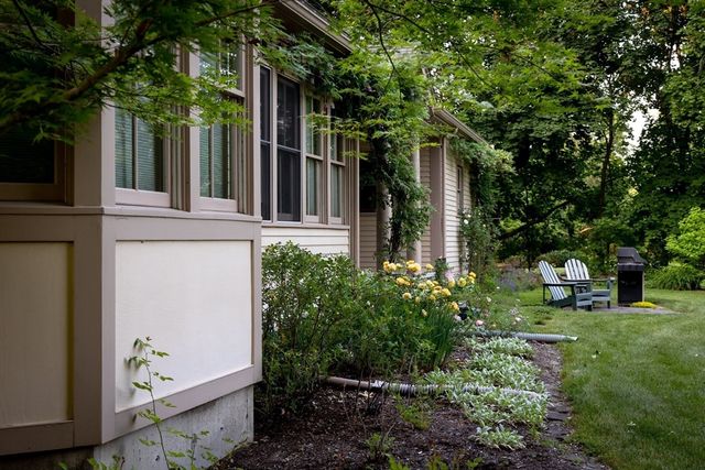 521 Barretts Mill Rd, Concord, MA 01742