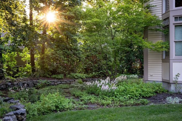 521 Barretts Mill Rd, Concord, MA 01742