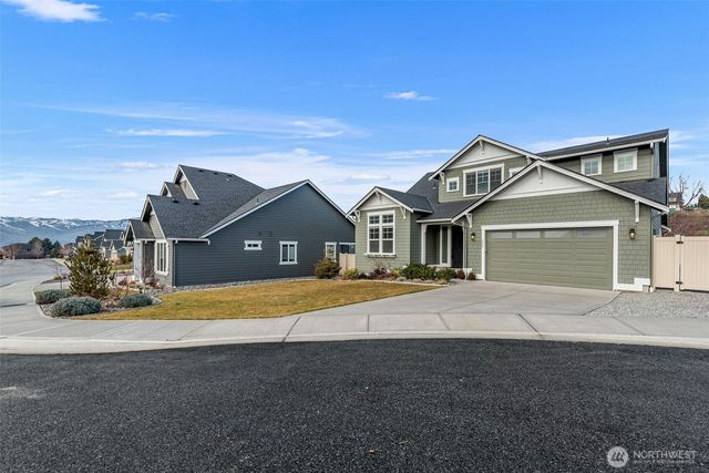 2079 Legacy Place SE, East Wenatchee, WA 98802