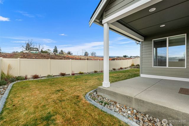 2079 Legacy Place SE, East Wenatchee, WA 98802