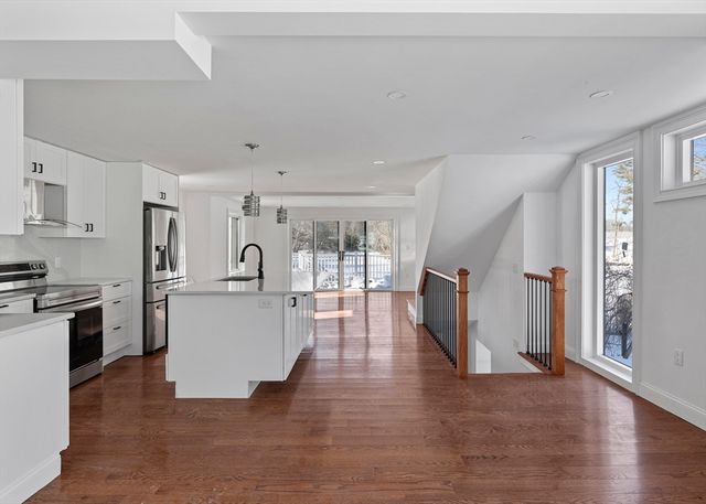 6 Hillside Rd, Northborough, MA 01532