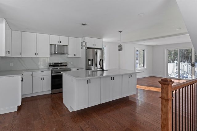 6 Hillside Rd, Northborough, MA 01532