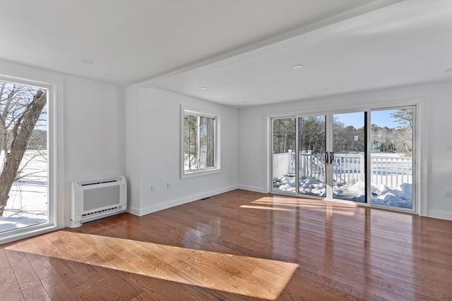 6 Hillside Rd, Northborough, MA 01532