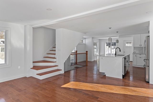 6 Hillside Rd, Northborough, MA 01532