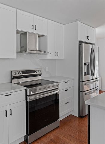 6 Hillside Rd, Northborough, MA 01532