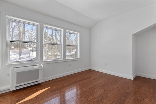 6 Hillside Rd, Northborough, MA 01532