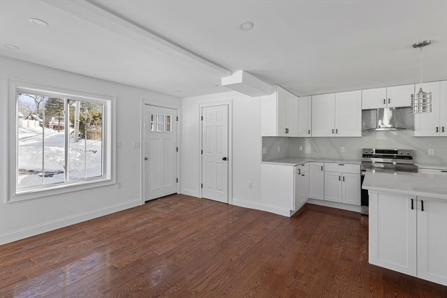 6 Hillside Rd, Northborough, MA 01532