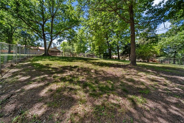 9641 Brittany Lane, Rogers, AR 72756