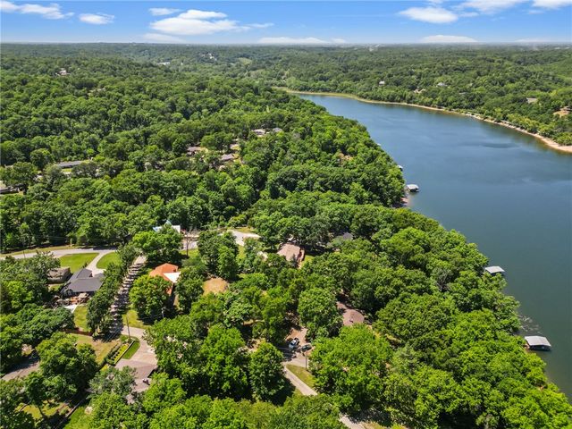 9641 Brittany Lane, Rogers, AR 72756