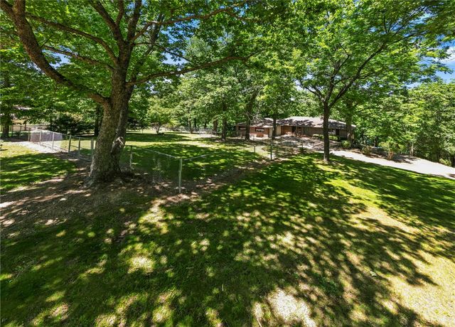 9641 Brittany Lane, Rogers, AR 72756