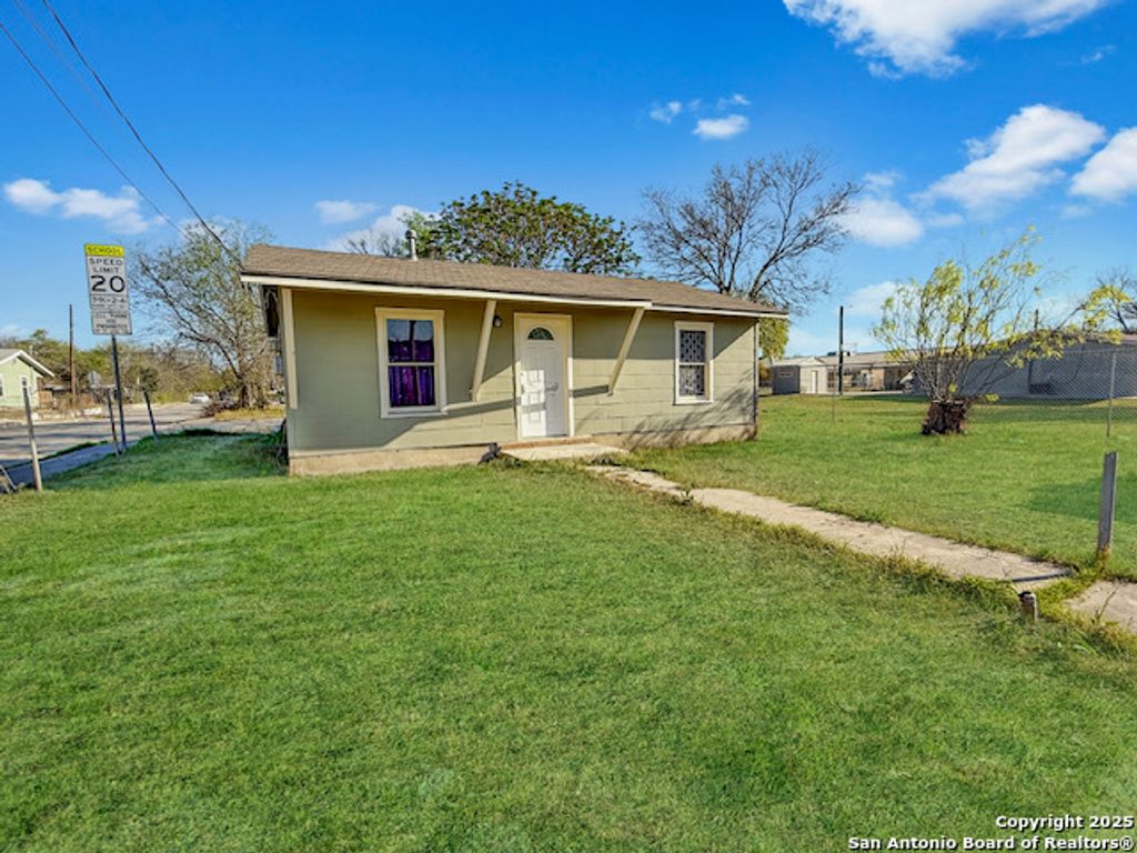 871 W Harlan, San Antonio, TX 78211