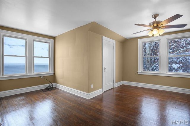 7429 Warner Avenue, St Louis, MO 63117