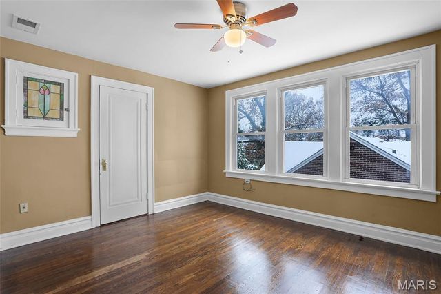 7429 Warner Avenue, St Louis, MO 63117