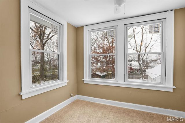 7429 Warner Avenue, St Louis, MO 63117