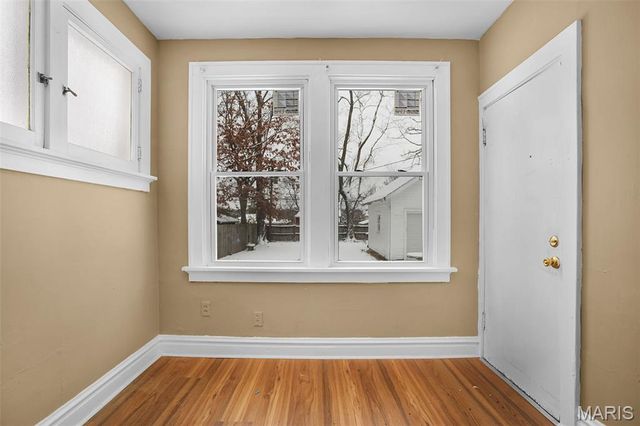 7429 Warner Avenue, St Louis, MO 63117