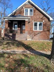 7429 Warner Avenue, St Louis, MO 63117