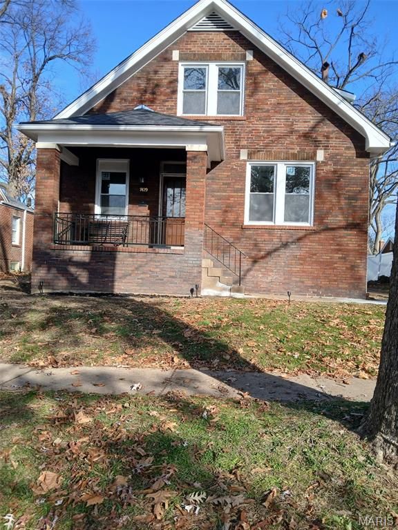 7429 Warner Avenue, St Louis, MO 63117