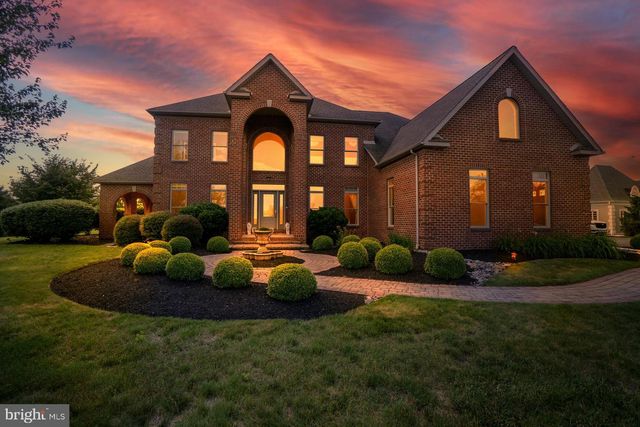 4260 W WYNDEMERE CIR, Schnecksville, PA 18078