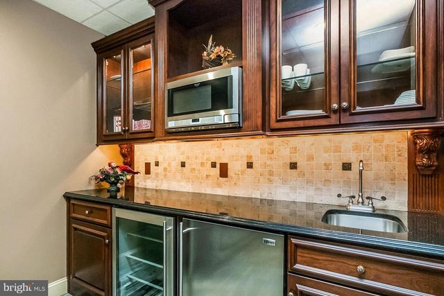 4260 W WYNDEMERE CIR, Schnecksville, PA 18078