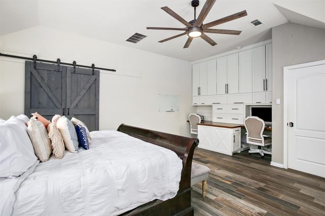 3037 Broadhaven Drive, Texas City, TX 77568