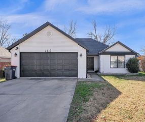 2217 Tasman Avenue, Springdale, AR 72764