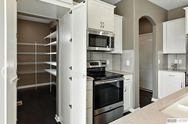 8620 S 168th Avenue, Omaha, NE 68136